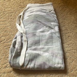 Aerie size small - Camo grey sweatpants